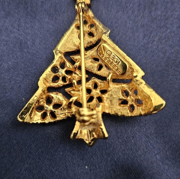 Christmas Brooch - Picture 2 of 5